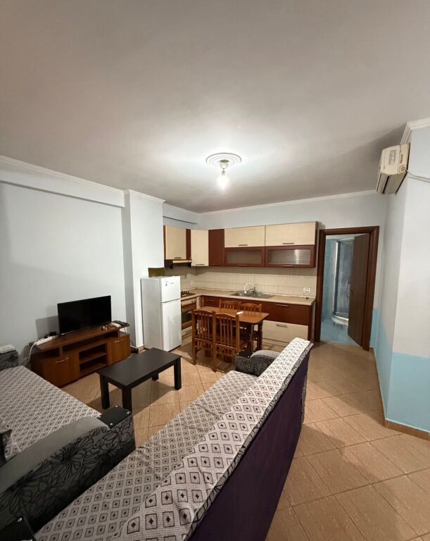 Astir, jepet me qera apartament 1+1 per student.