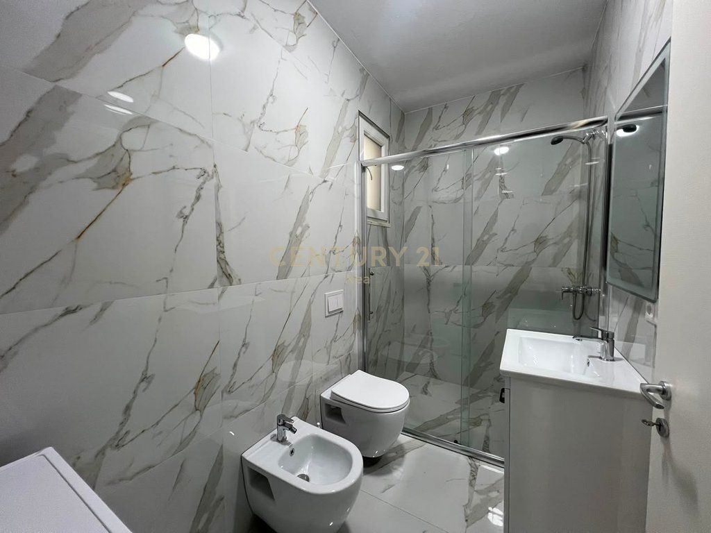 APARTAMENT 2+1+POST PAKIMI ME QIRA – TRIO TOWER, DON BOSKO