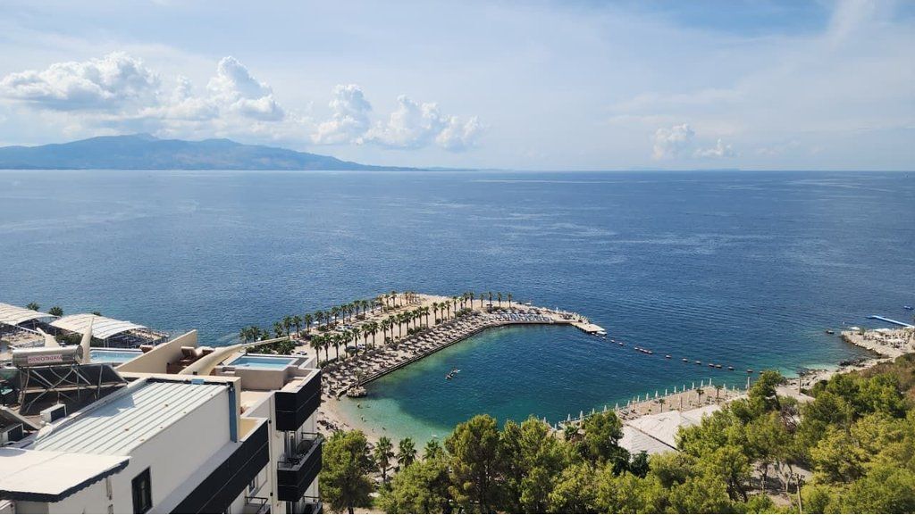 SARANDË, SHESIM APARTAMENT 2+1 ME PAMJE NGA DETI 327,000 € 30,000,000 Lekë