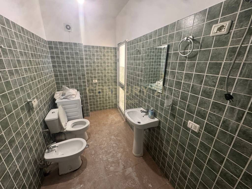 MISTO MAME, JAPM ME QIRA APARTAMENT 2+1