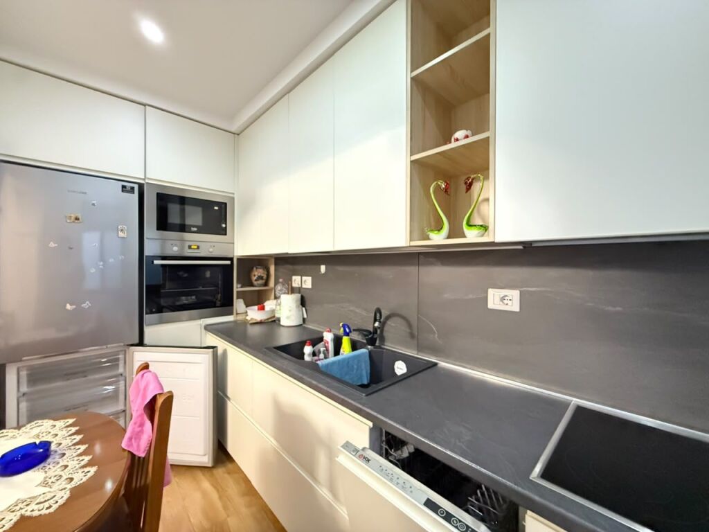 1+1 Apartment for Long-Term Rent – ​​"Jani Minga" School, Vlorë