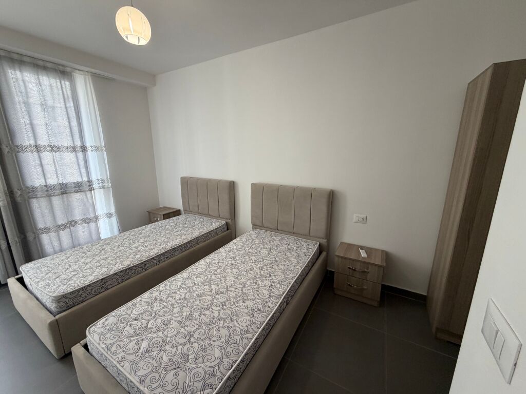 3+1,te pallatet e bashkise 5 maji,650 mije leke