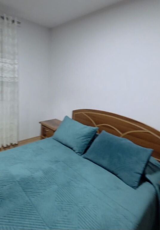 Jepet apartament 3+1 me qira tek Rruga Myslym Shyri