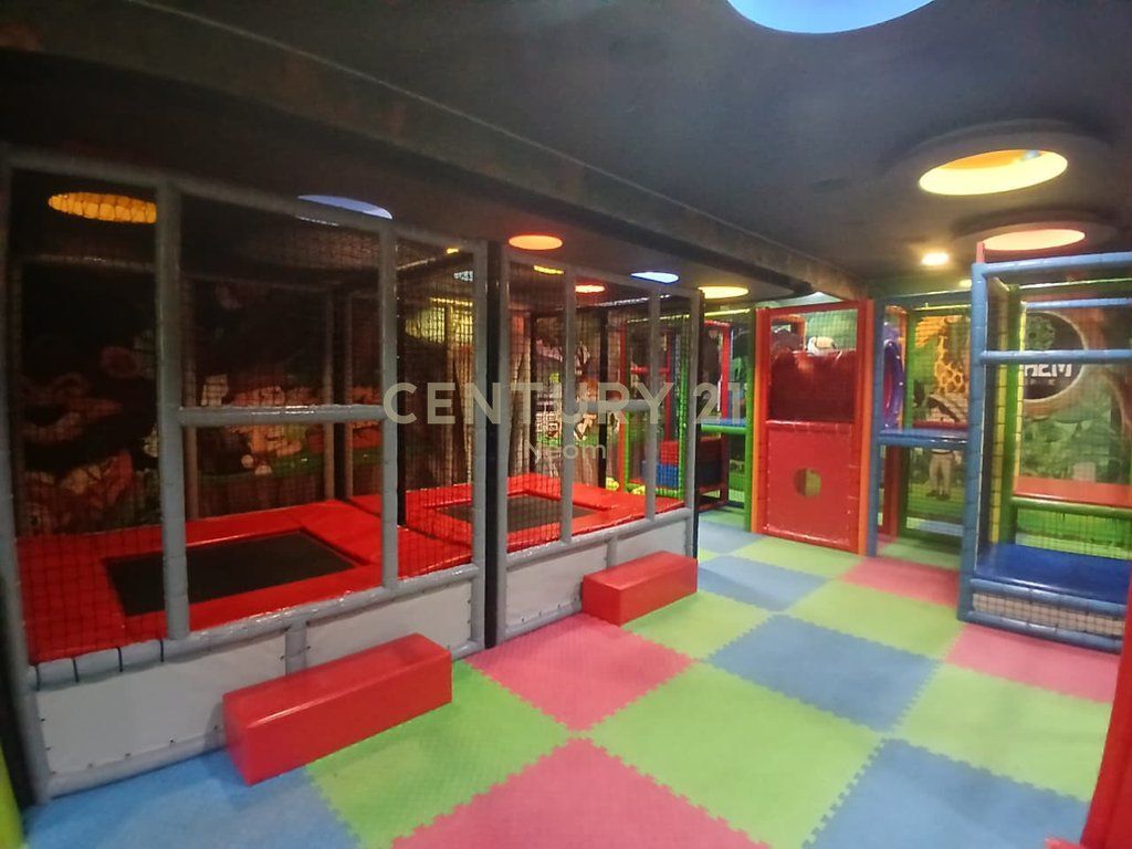 VENDITA AMBIENTE CON ARREDAMENTO MODERNO + ATTIVITÀ A UN PREZZO UNICO, ASTIR