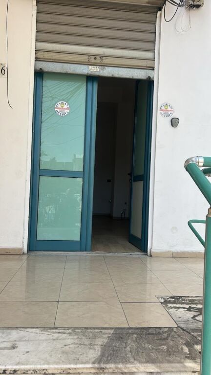 Locale Commerciale in Affitto – Via Elbasanit, vicino a Sophie Cafe*
