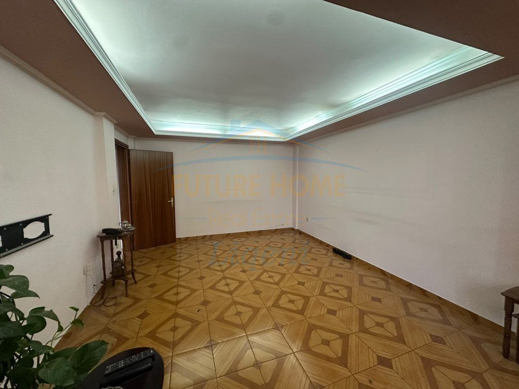 Shitet, Apartament 2+1, Blloku