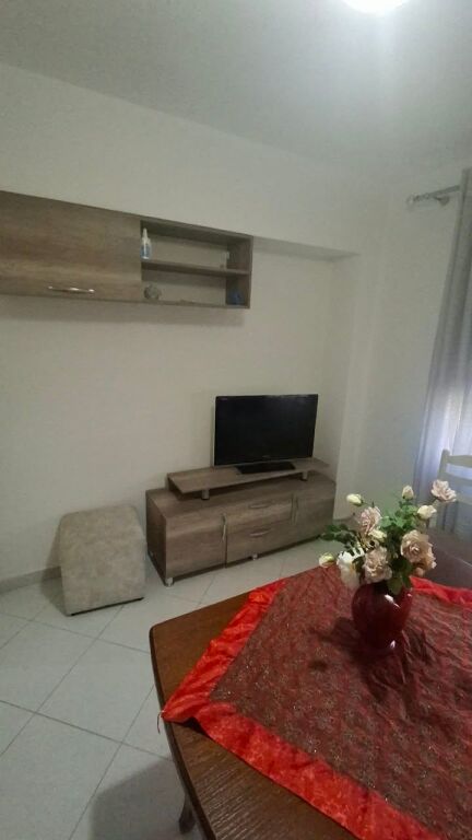 JEPET ME QIRA APARTAMENT 1+1 – PRANË SPITALIT, DURRËS!