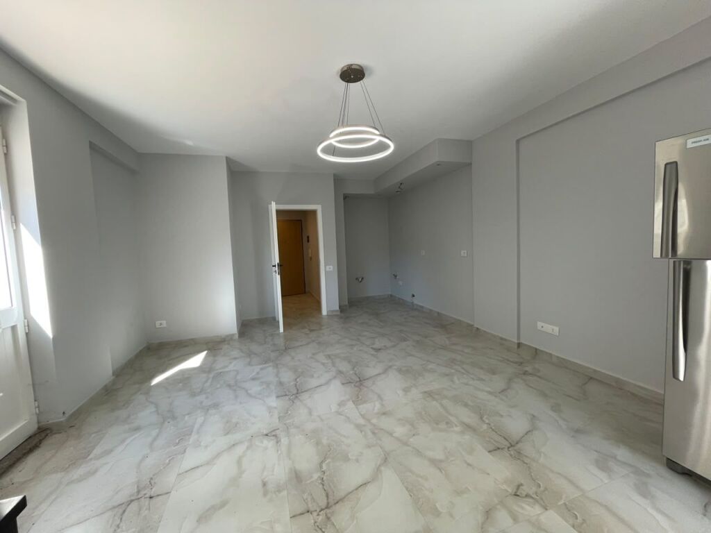 Apartament 2+1+Verande per shitje tek Kodra e Diellit.