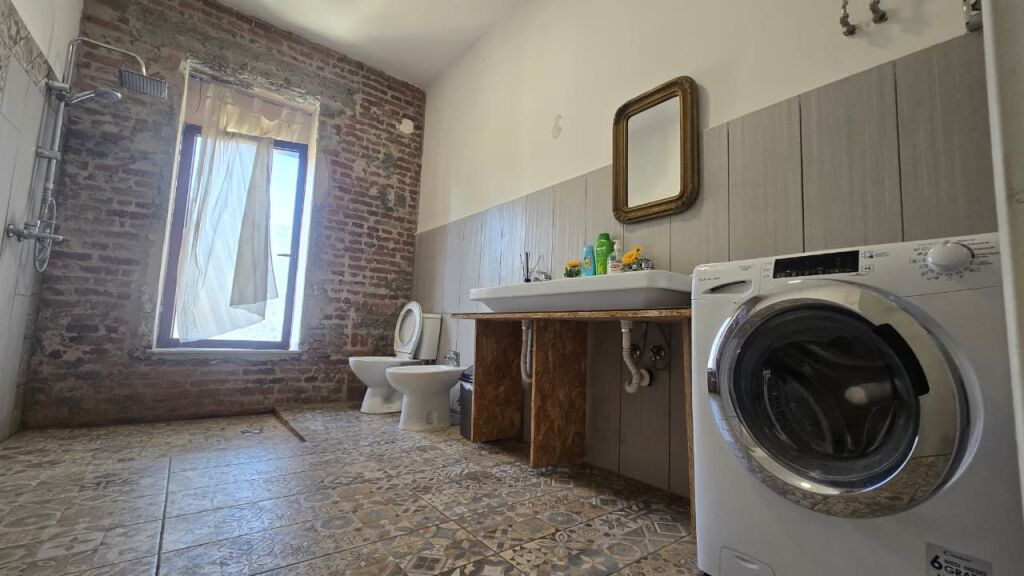 Jepet me Qira Studio Modernë në Qendër të Tiranës
