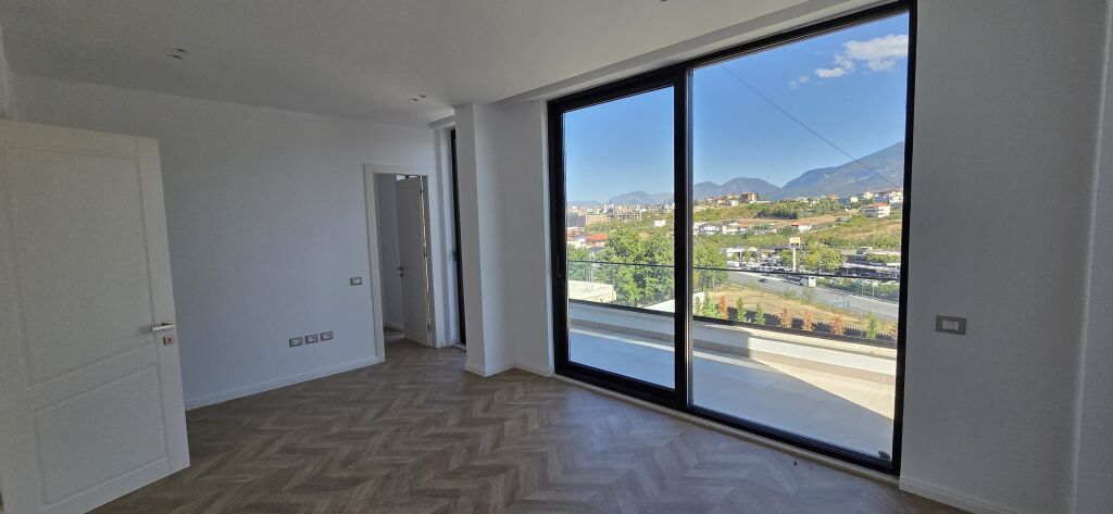 🏡 VILLA SU 3 PIANI IN VENDITA CON TERRAZZA | MJULL-BATHORE, TEG
