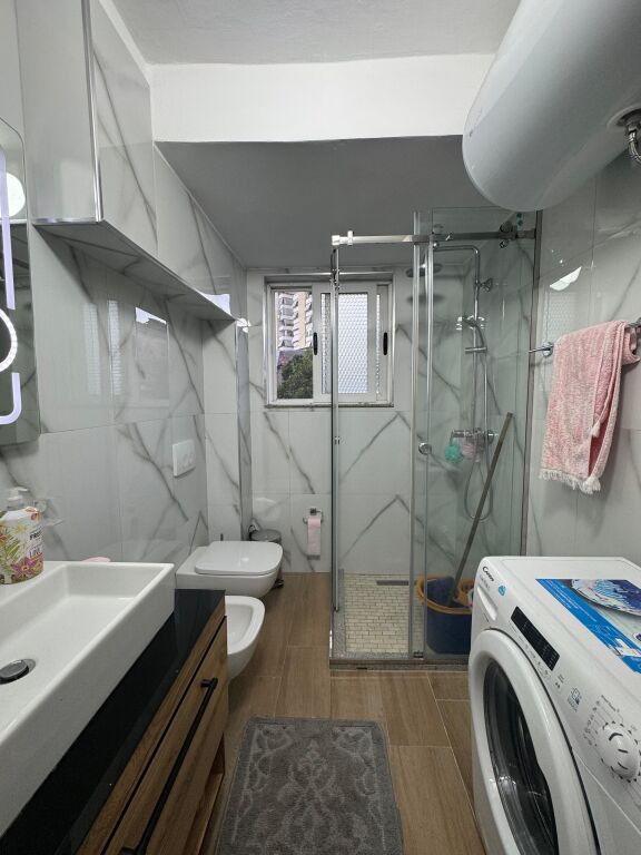 Jepet apartament me qera 1+1