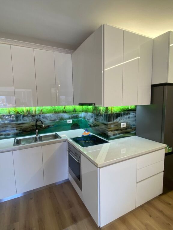 JEPET ME QERA APARTAMENT 1+1+BALLKON "KOMPLKESI URSLUGA,ISH STACIONI I TRENIT" 650 EURO