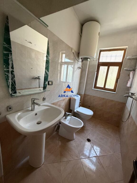 JEPET APARTAMENT ME QERA 2+1+BALLKON "VASIL SHANTO" 70.000 LEKE