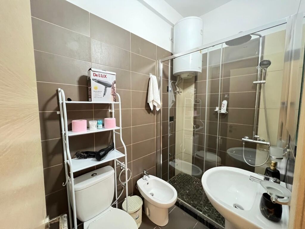 Apartament 1+1 me qera, Stacioni Pare plazh