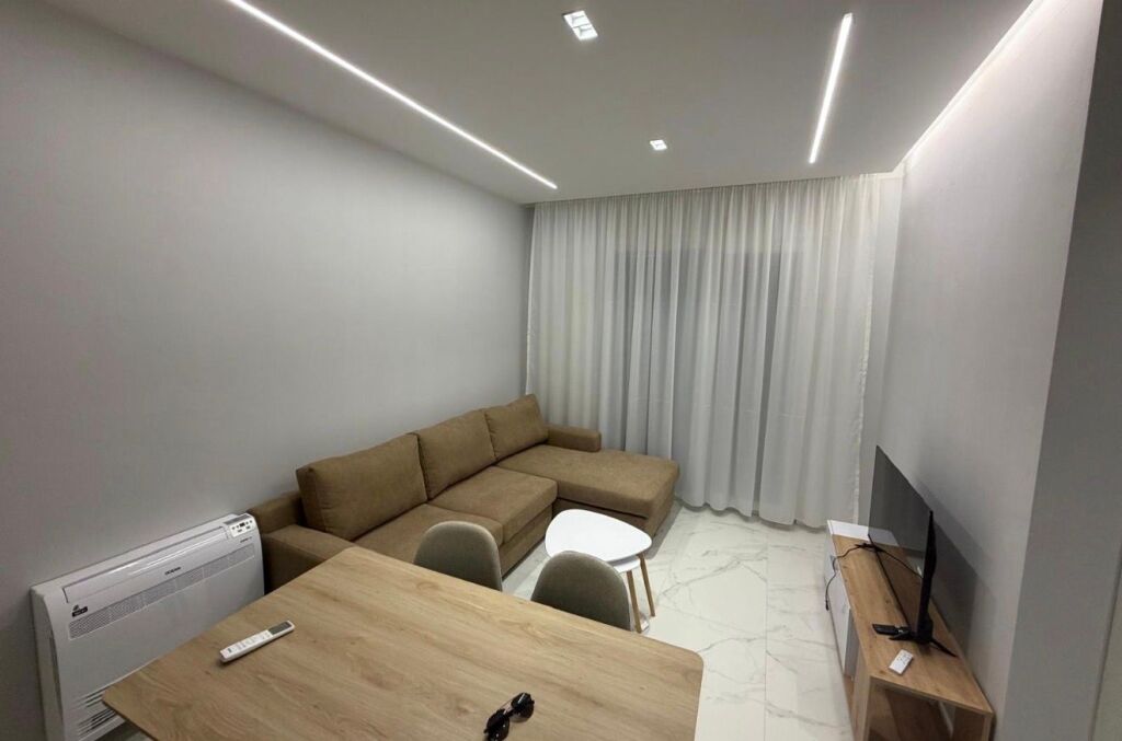 Jepet me qera apartament 2+1 në Paskuqan!