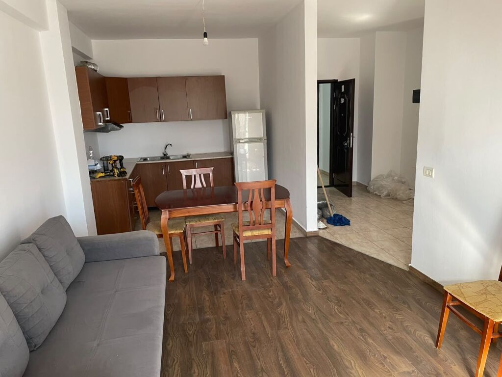 Apartment 2+1 for rent Yzberisht !