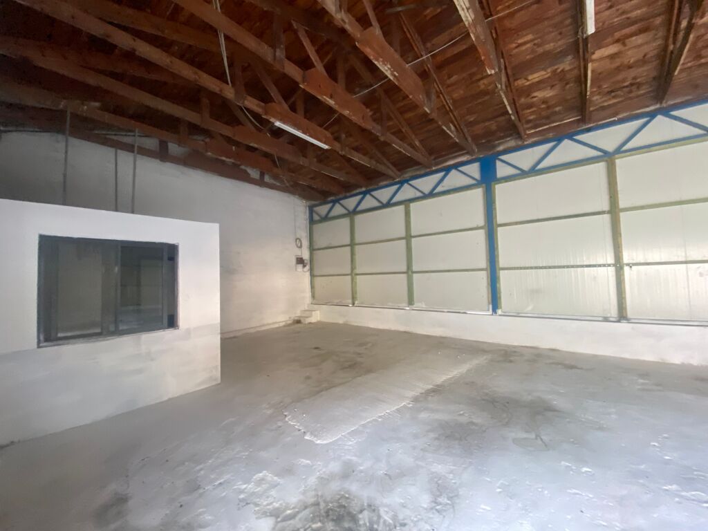 Warehouse for rent in Vaqarr by the main road !