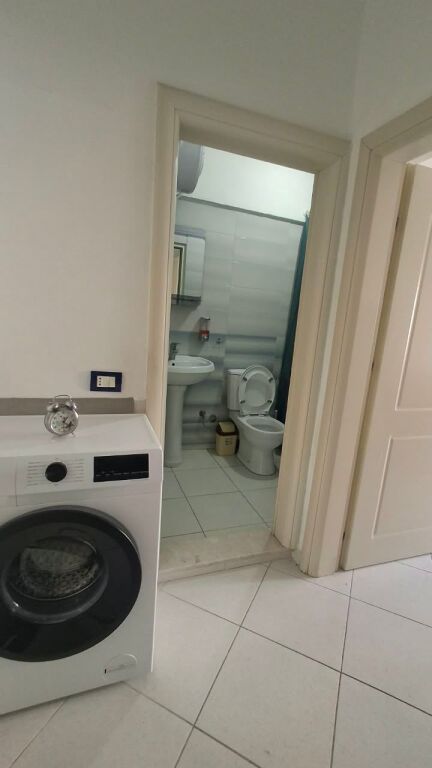 JEPET ME QIRA APARTAMENT 1+1 – PRANË SPITALIT, DURRËS!