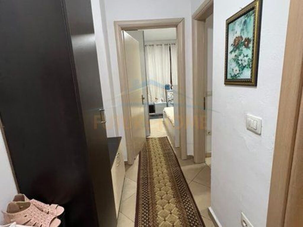 Shitet, Apartament 1+1, Yzberisht, Tiranë.