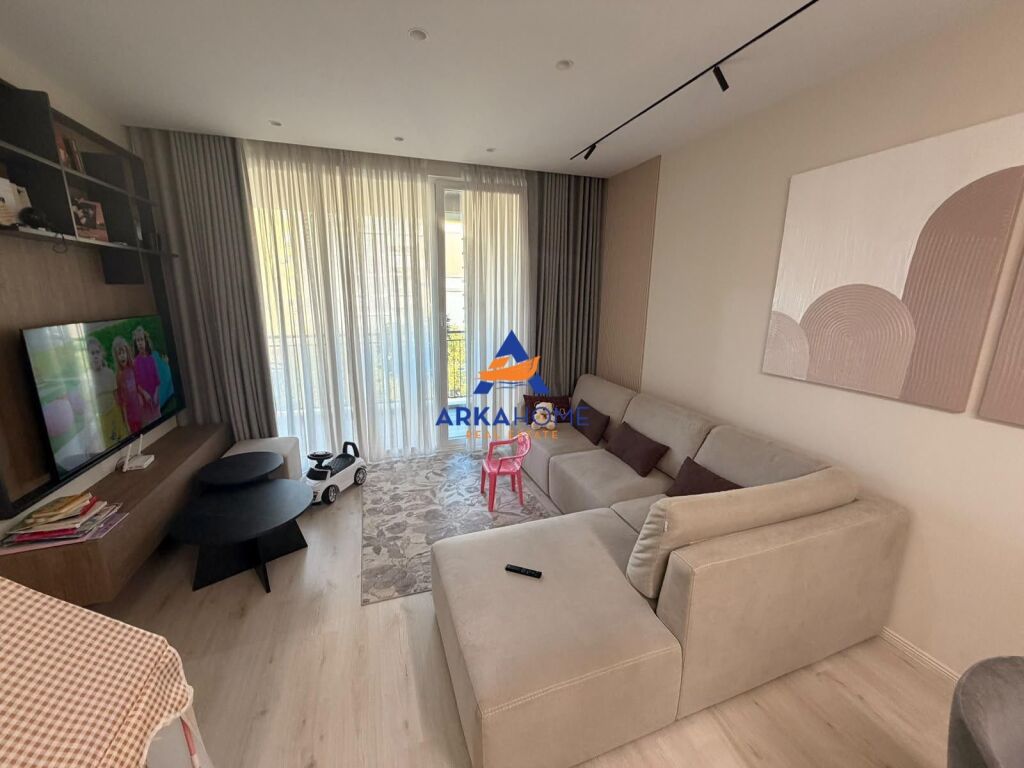 SHITET APARTAMENT 2+1+2+BALLKON "ISH FUSHA AVIACIONIT" 35.000.000 LEKE