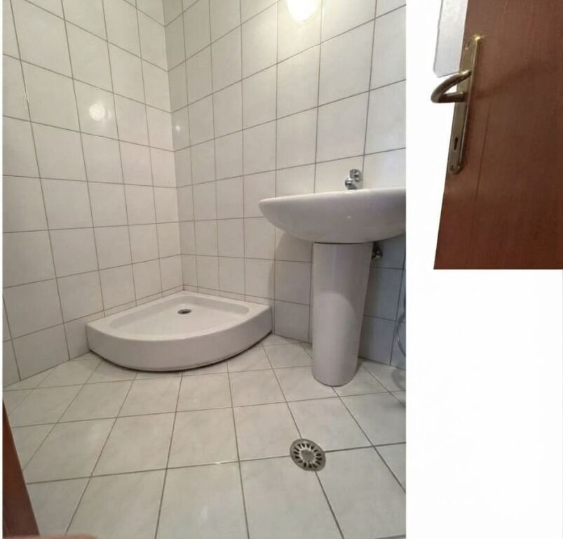 Shitet, Apartament 2+1+2, Unaza e Re