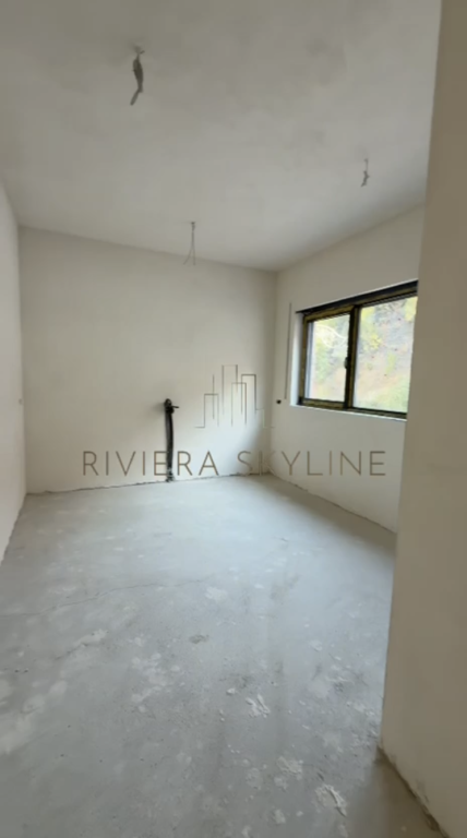 Shitet triplex tek Kodra e diellit 2