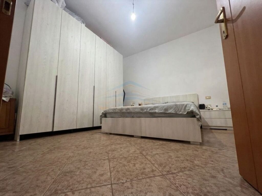 Shitet, Apartament 2+1+2, Unaza e Re
