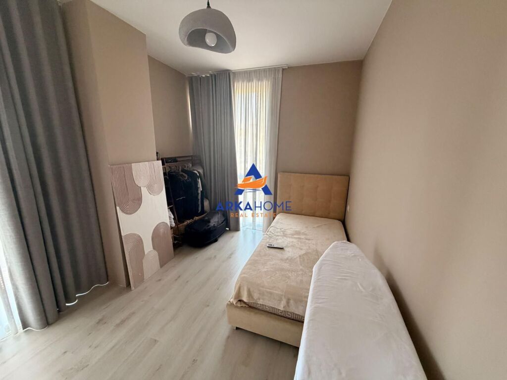 SHITET APARTAMENT 2+1+2+BALLKON "ISH FUSHA AVIACIONIT" 35.000.000 LEKE