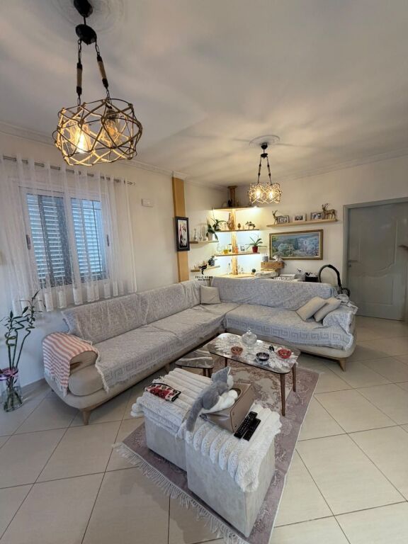 APARTAMENT ME QERA 2+1 RRUGA E ELBASANIT 80.000 LEKE FH-95182