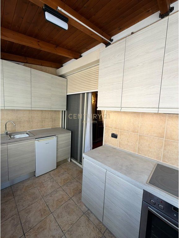 Apartament 2+1 me qira – Shkolla e Kuqe 🏠 2+1 për qira