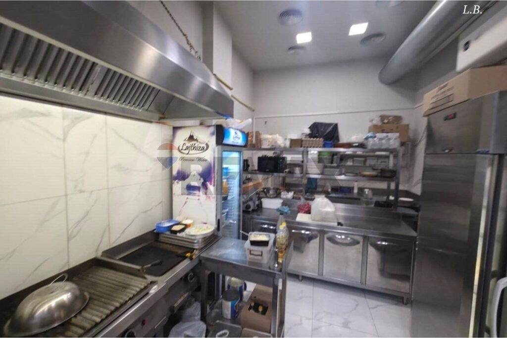 Shitet Ambient Komercial – Restorant pranë Qendrës