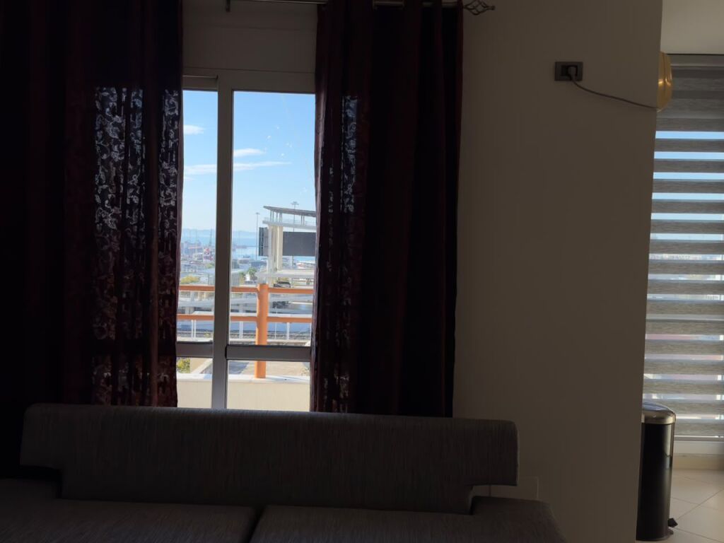 APARTAMENT 2+1+2 ME QIRA – STACIONI I TRENIT
