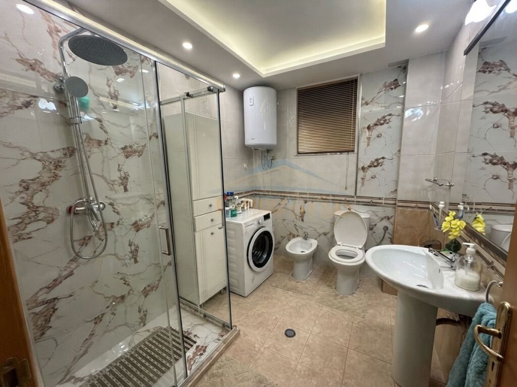 Qira,Apartament 2+1+2,Myslym Shyri,mbrapa AlbTelecomit,Tiranë.