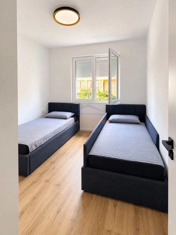 Shitet, Apartament 2+1, Shkolla e Bashkuar, Tiranë