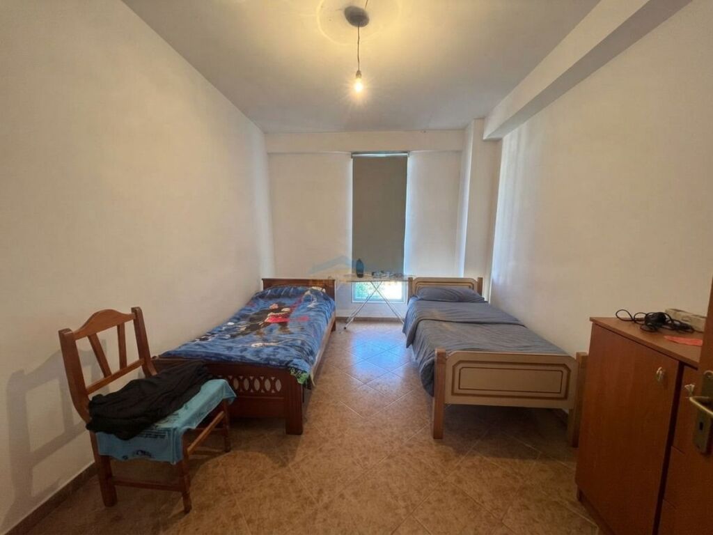 Shitet, Apartament 2+1+2, Unaza e Re