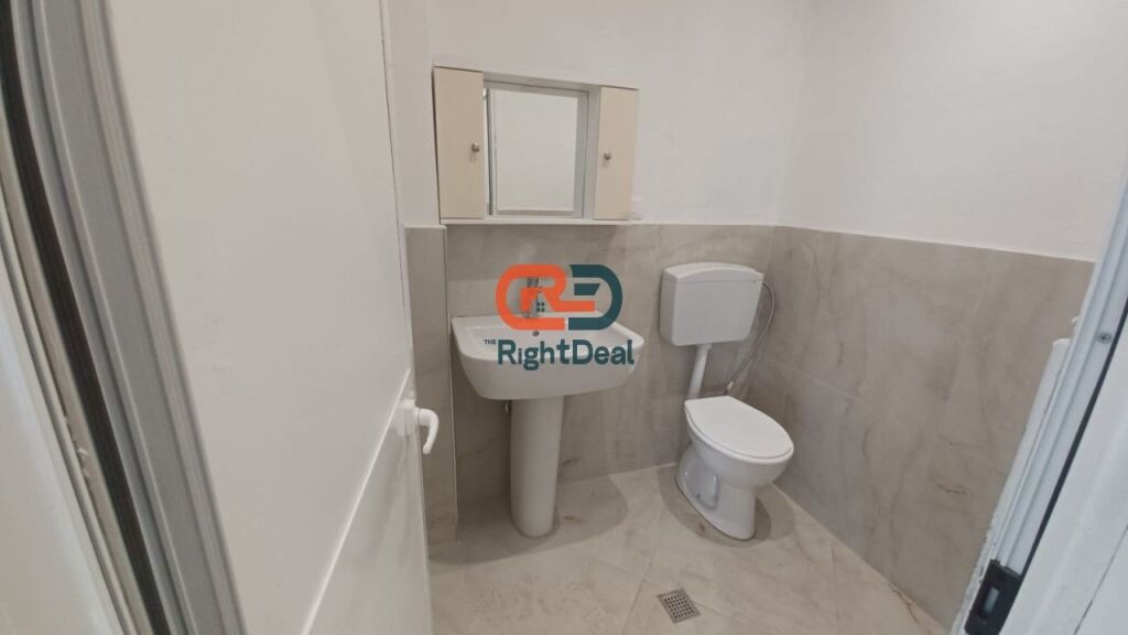 Tra il Nuovo Viale e la Via Jordan Misja, si affitta unità commerciale, ideale per investimento!!!