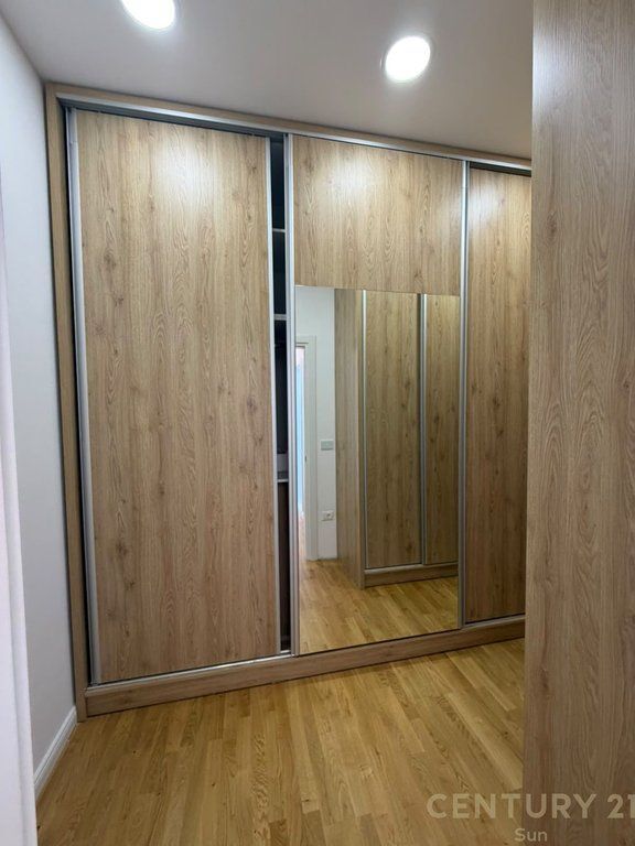 VILE ME QIRA TEK TEGU ! 3,500 € /Muaj