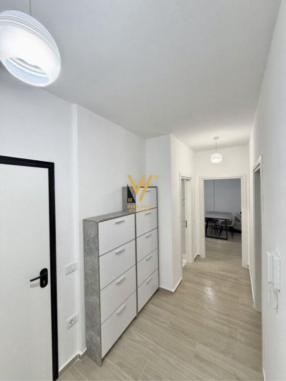 JEPET APARTAMENT 2+1+2+BLK ME QERA TE UNAZA E RE 60.000 LEKE