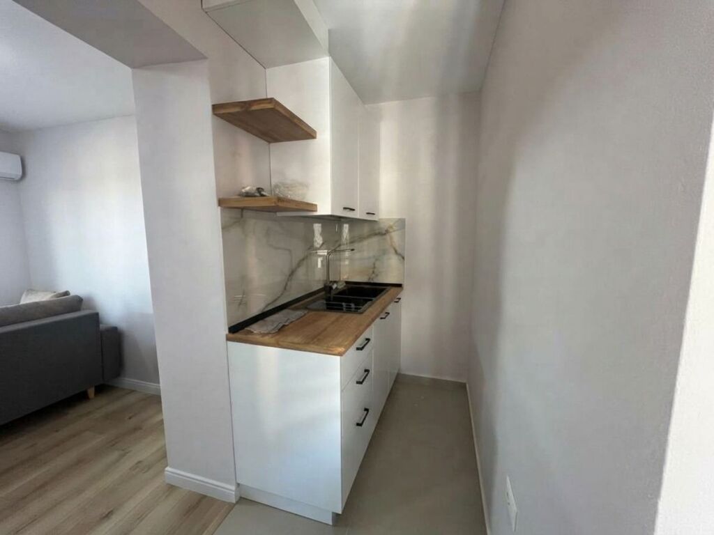 For sale, Apartment 1+1, Ali Demi, 1 May School, Tirana