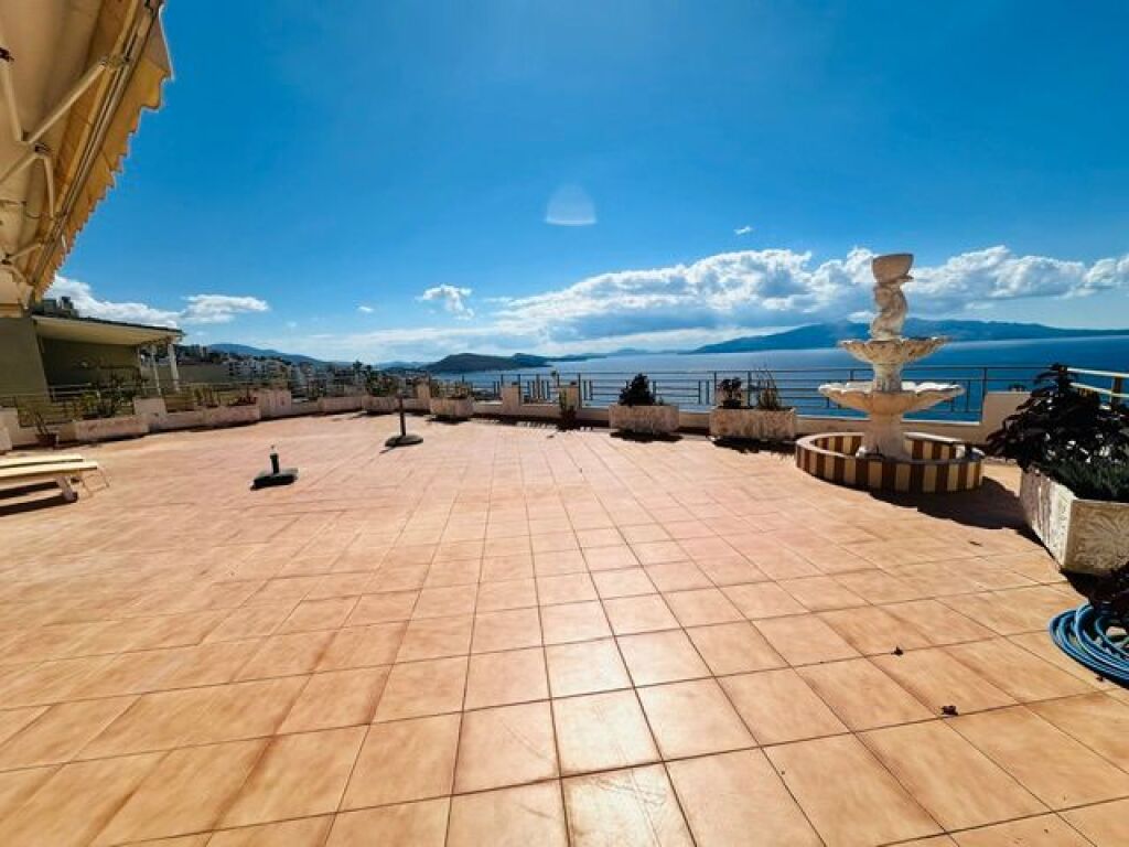 PAPAFINGO DI LUSSO A SARANDA – VISTA PANORAMICA SUL MARE