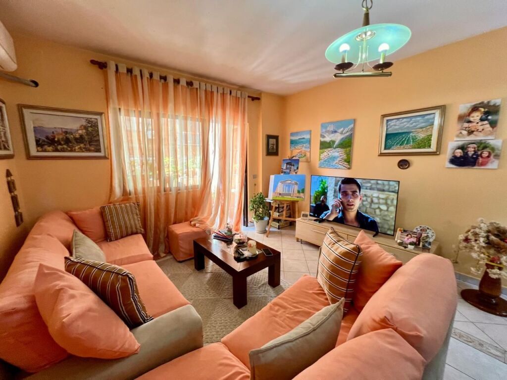 Shitet apartament 3+1+2+Verande tek Rruga Ismail Qemali , ish Blloku