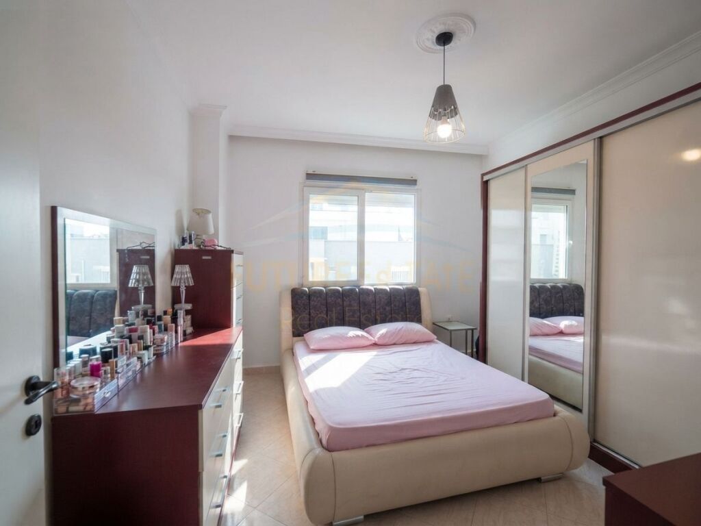 Shitet, Apartament 1+1, Unaza e Re, Tiranë