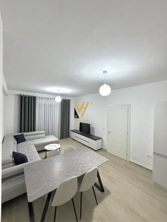 JEPET APARTAMENT 2+1+2+BLK ME QERA TE UNAZA E RE 60.000 LEKE