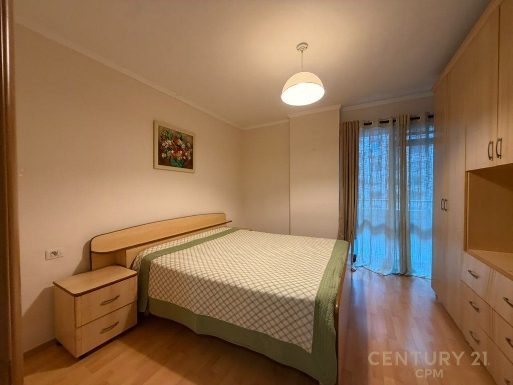 ISH STACIONI I TRENIT, SHESIM APARTAMENT 3+1+2 Poste Parkimi  !