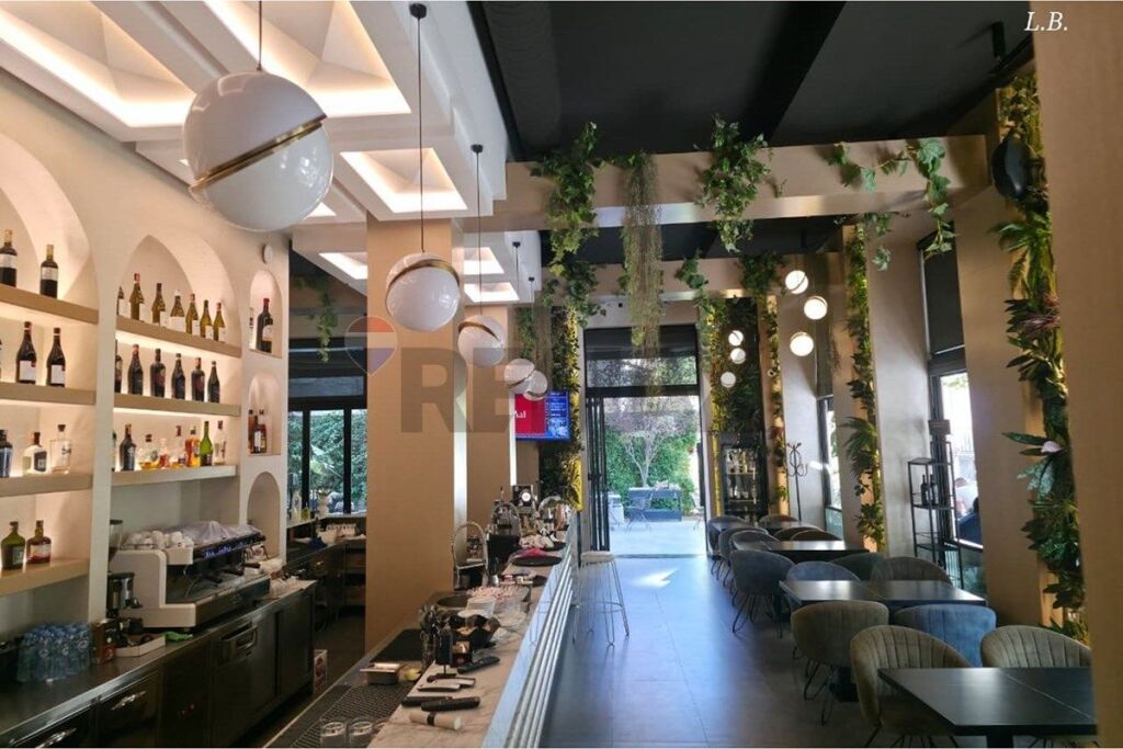 Shitet Ambient Komercial – Restorant pranë Qendrës