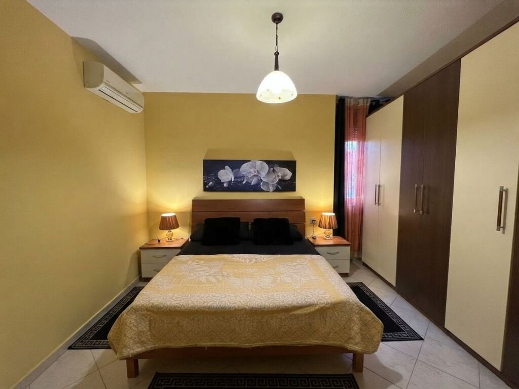 Qira,Apartament 2+1+2,Myslym Shyri,mbrapa AlbTelecomit,Tiranë.