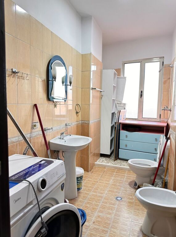 Apartament 2+1+2 per qera pallate Cabej !