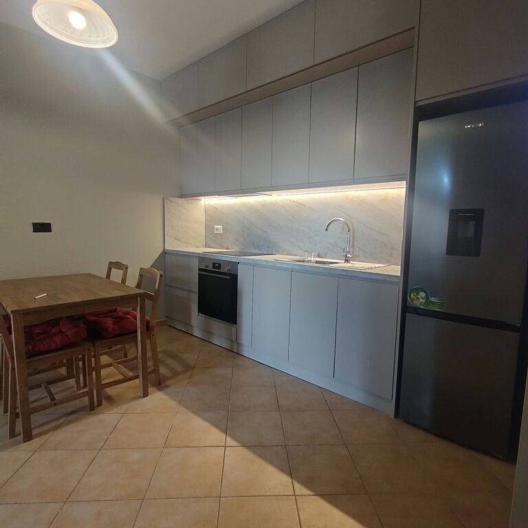 2+1, John Kennedy street, Kodra e Diellit, 650 thousand lek