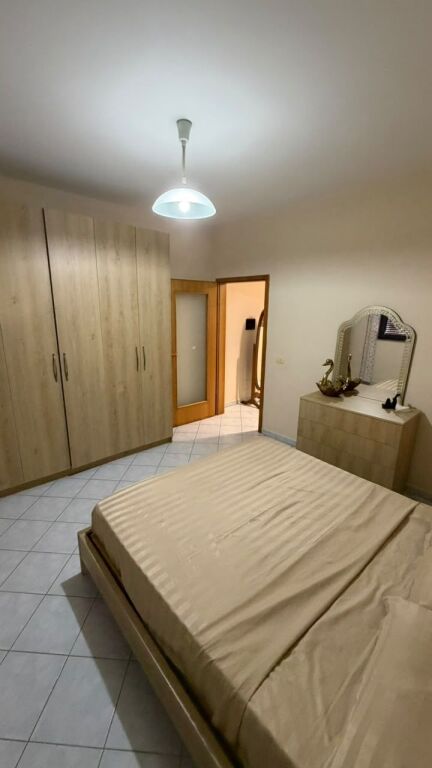 JEPET ME QERA APARTAMENT 1+1 STACIONI I PARE PLAZH, DURRES
