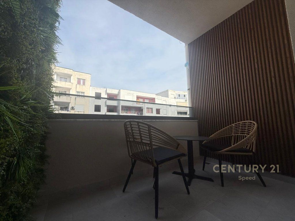 Në Unazën e Re ofrohet për shitje një apartament modern 2+1+2!